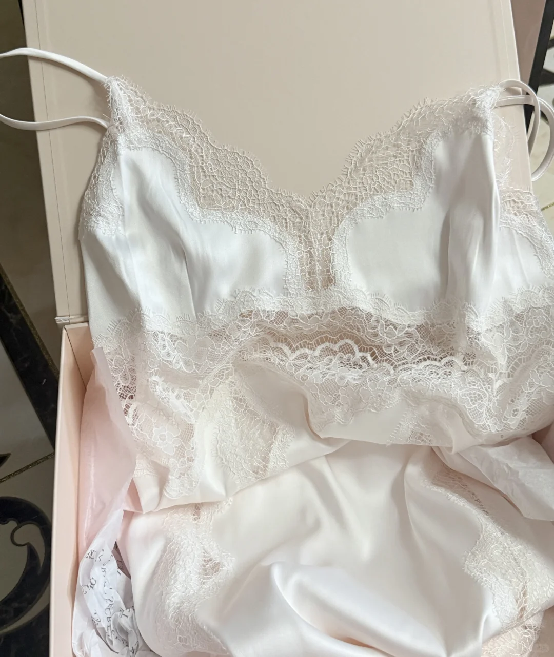 好你个维秘….纯欲拉满的睡裙