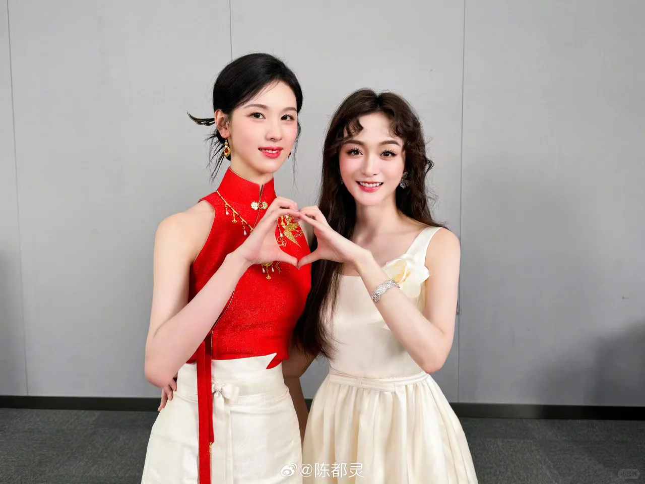 她是清冷古韵的旗袍美人！