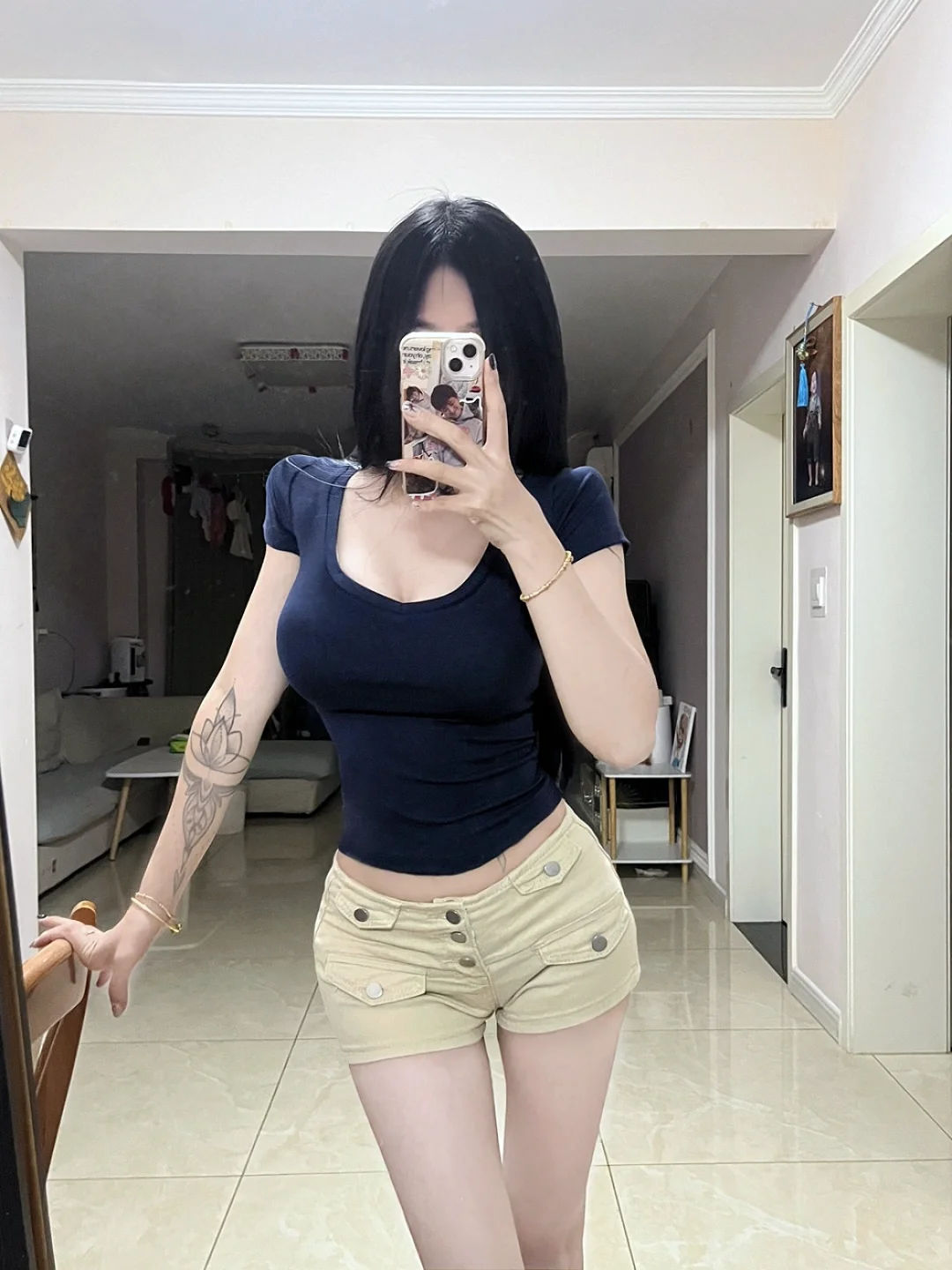 左滑上身好显身材呀！！