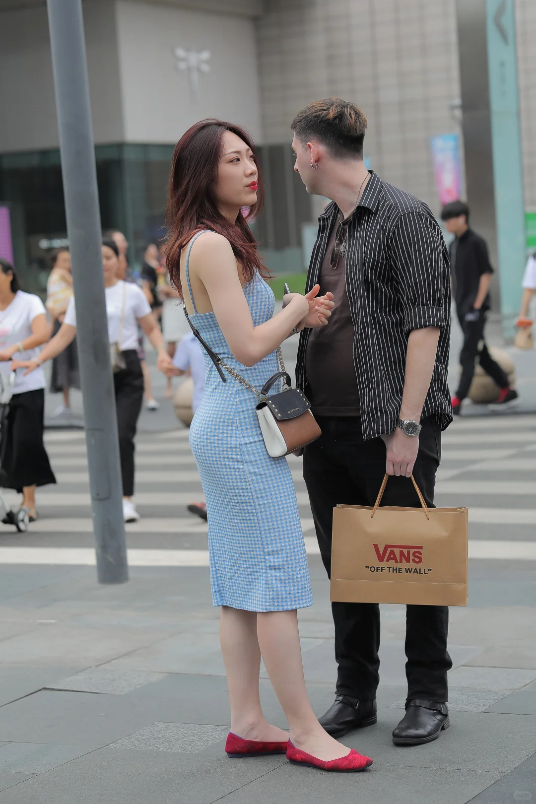 蓝格吊带裙｜夏日氛围感狙击手，三种穿法