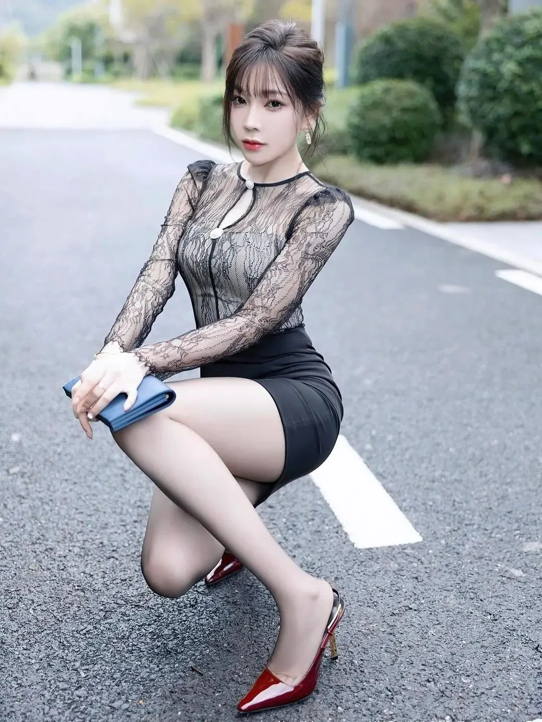 徐莉芝短裙黑丝写真