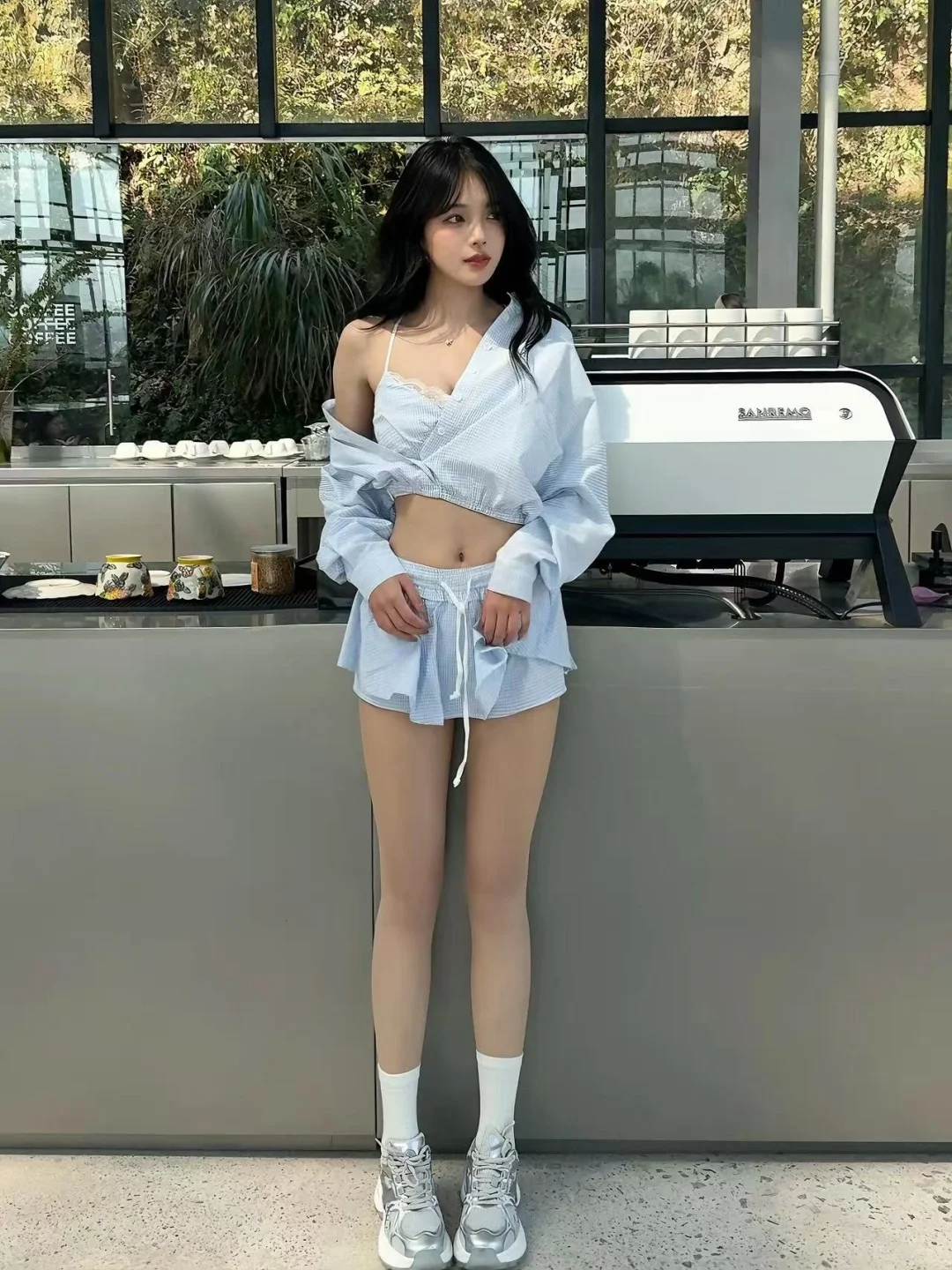 女大 模特 配合度高 纯欲风 🉑️互动 蹲摄影