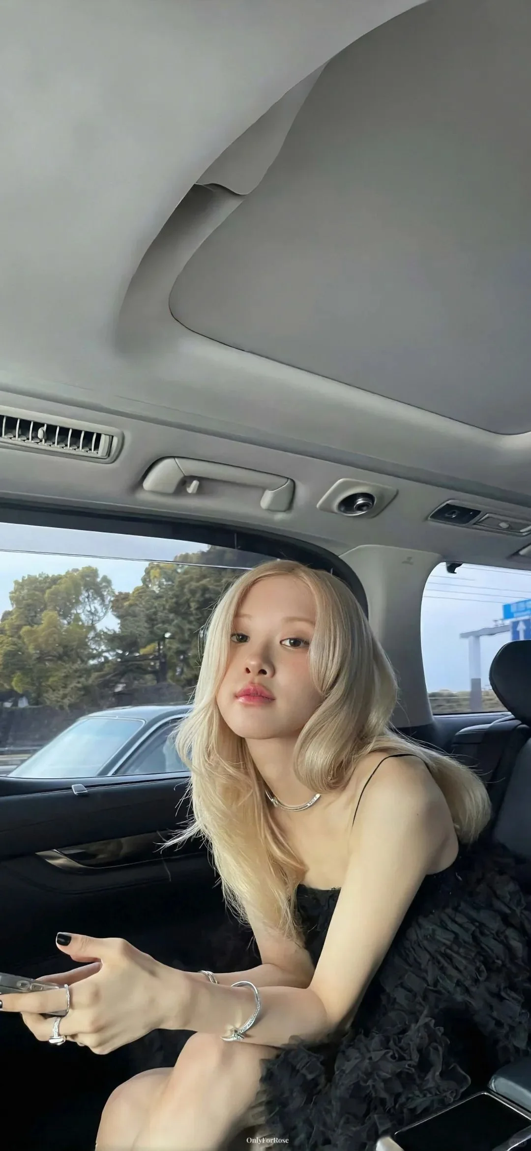 朴彩英超A手机壁纸