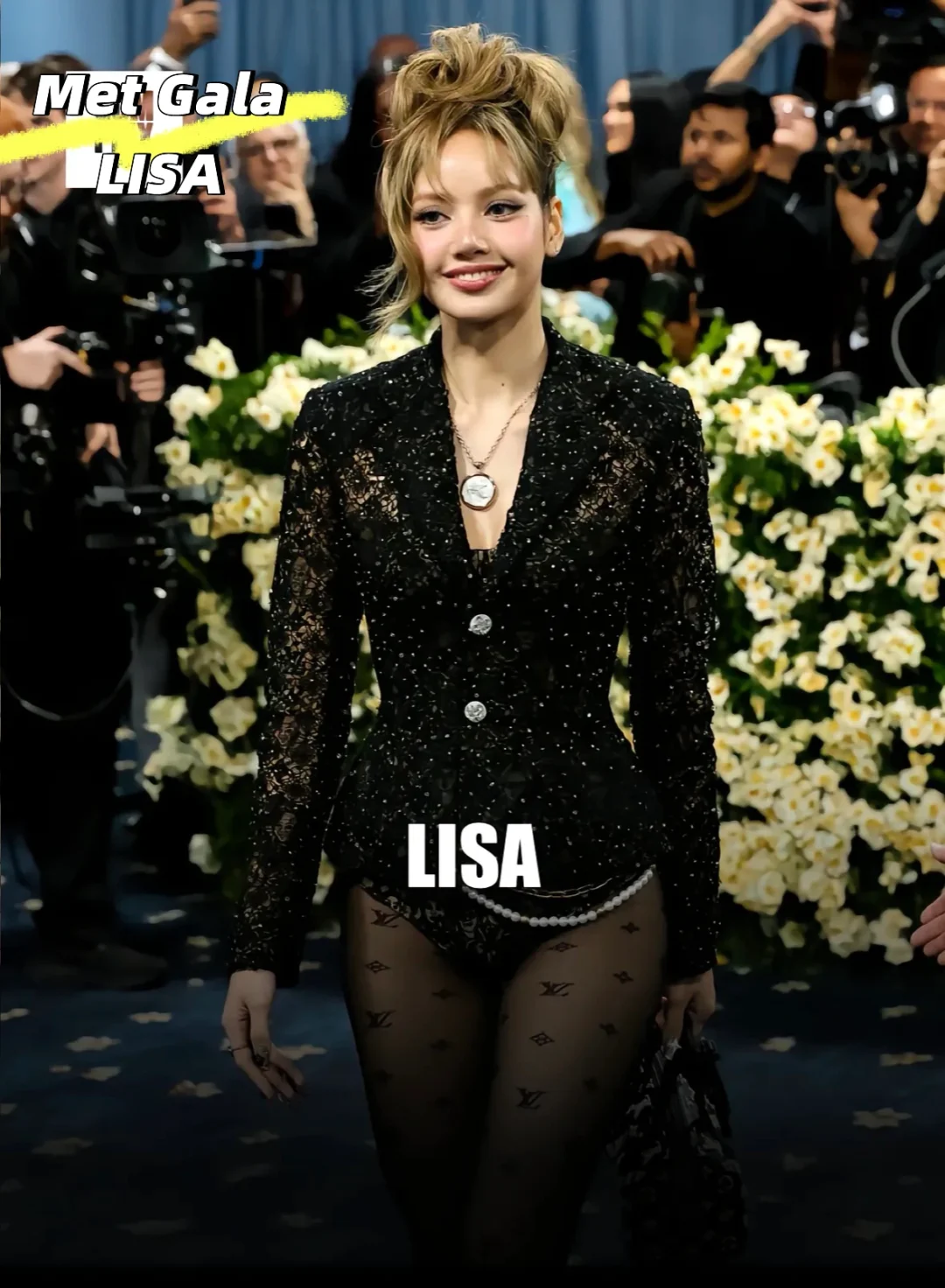 2025Met Gala Lisa内裤外穿造型惊艳全场