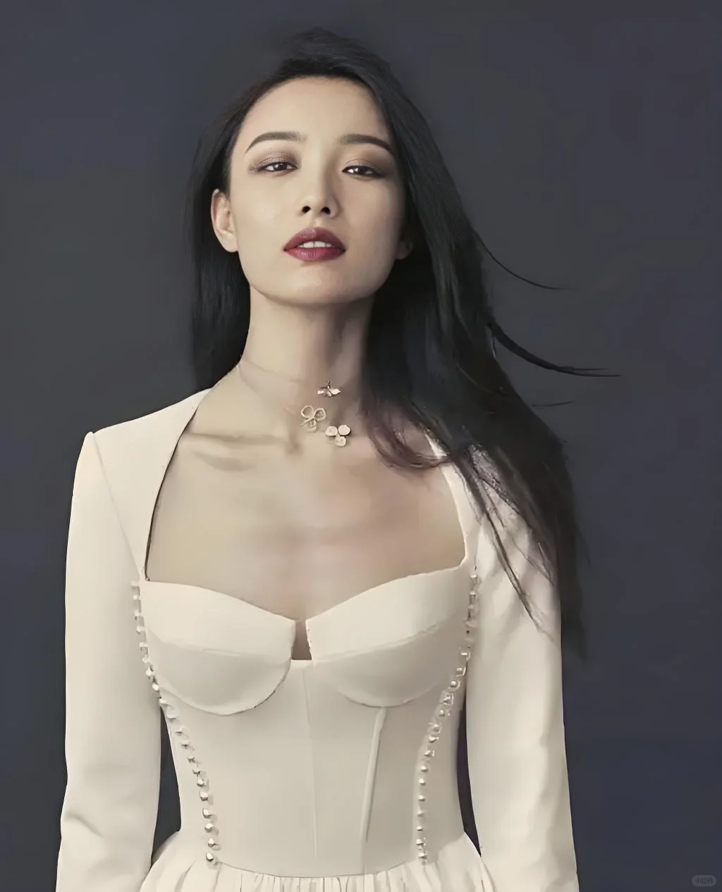倪妮，古希腊掌管气质的神