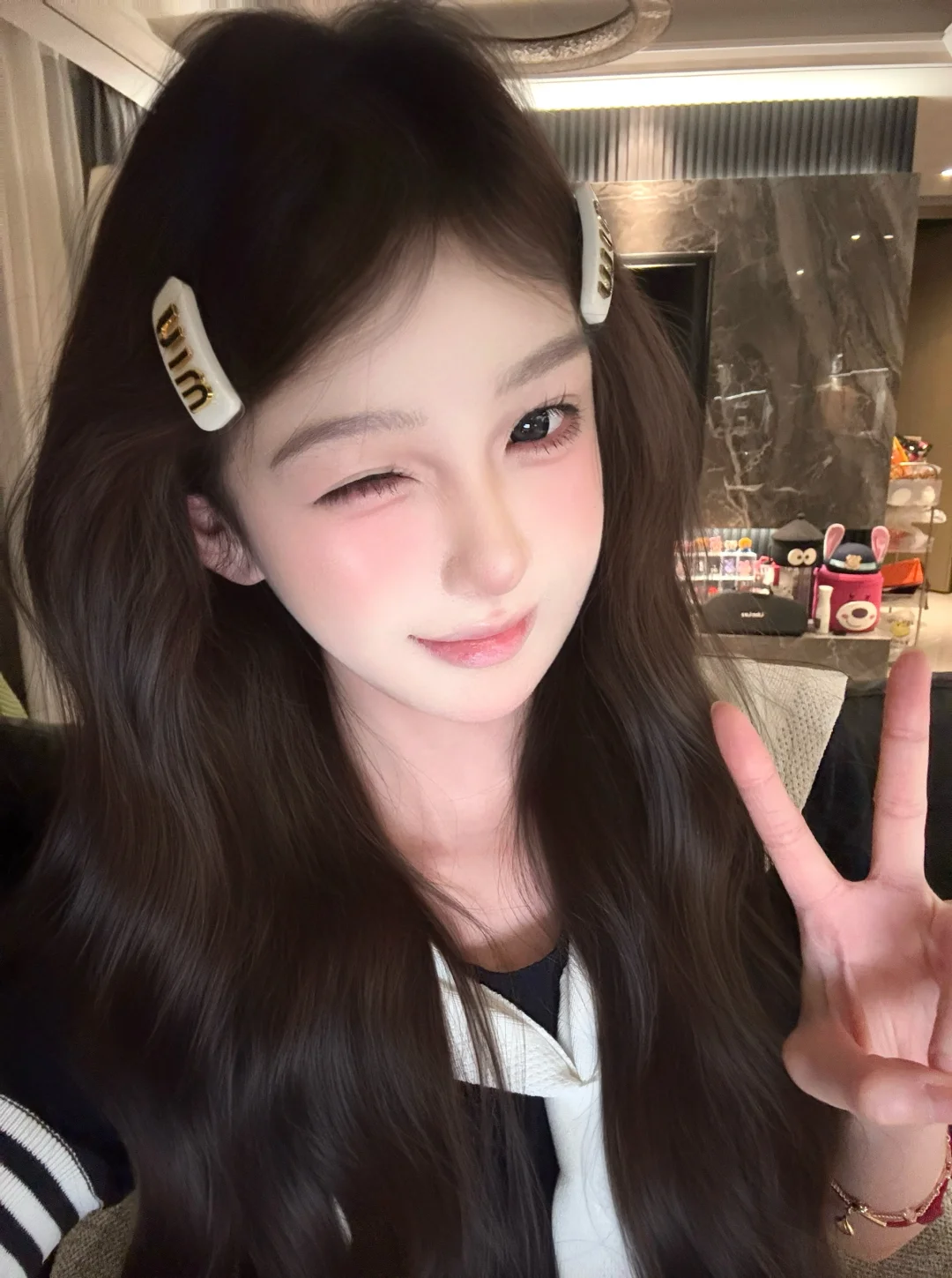 管我乖不乖 长得乖不就行了