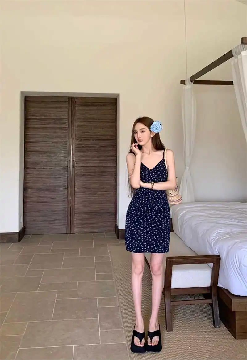夏日必备👗复古碎花吊带裙