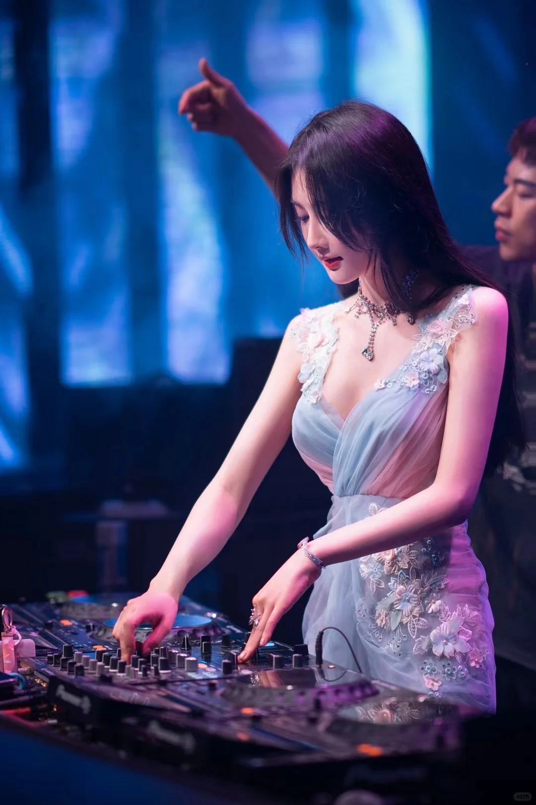 00后女DJ穿搭（3/100）