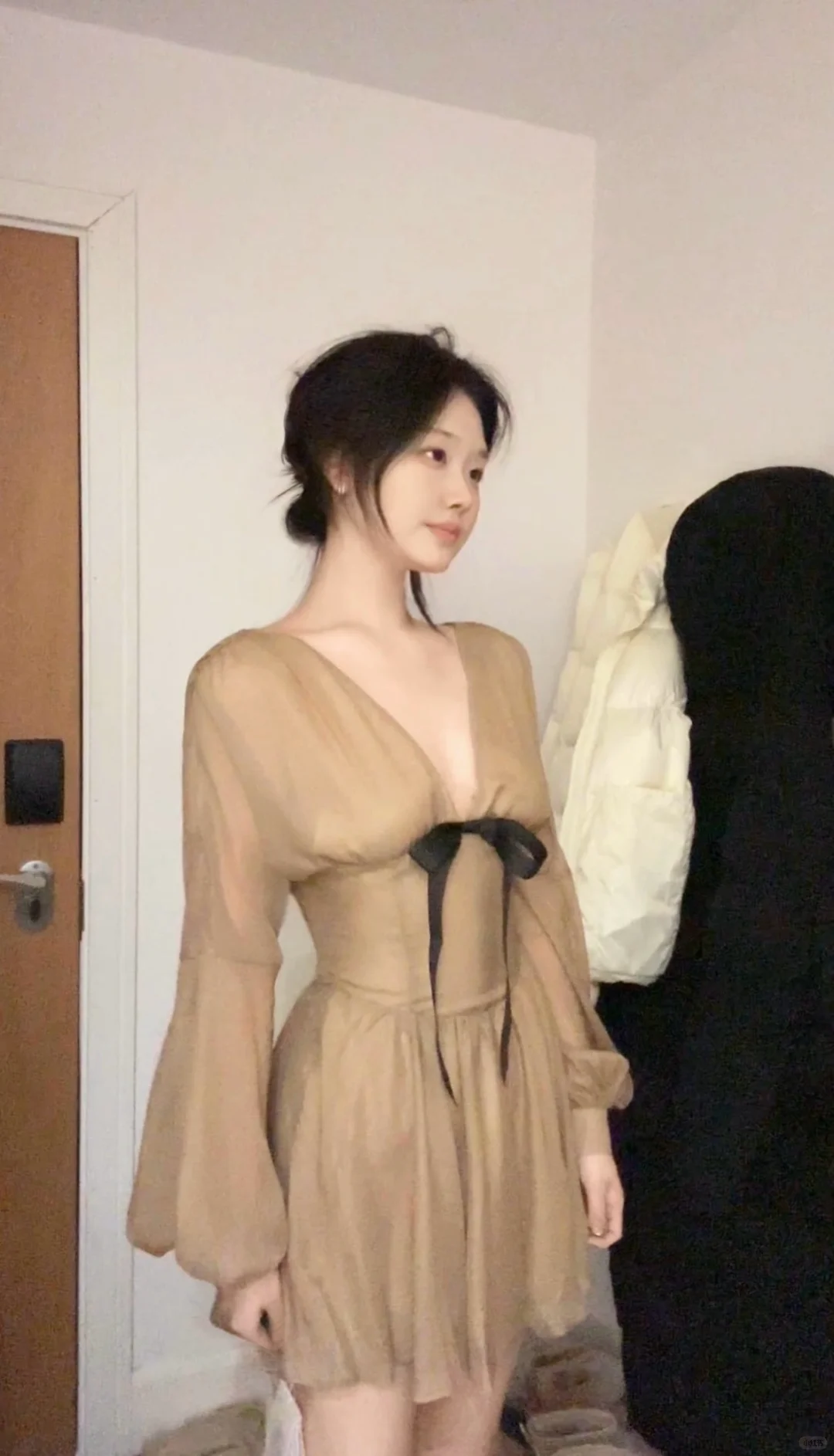 转运过来过夏天的漂亮小裙试穿