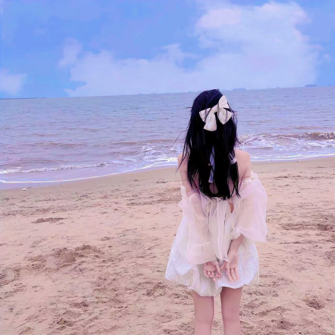 沉溺于大海的温柔，也期待日落时分与你邂逅