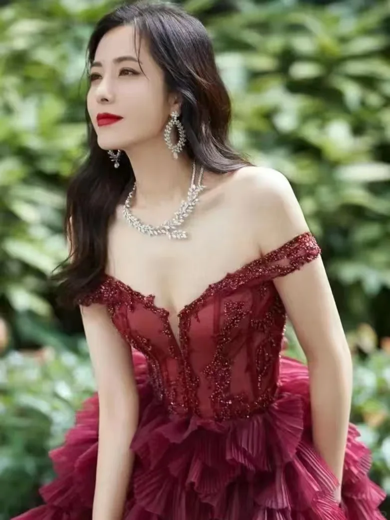 大气之美，她的魅力让人无法抗拒！💃