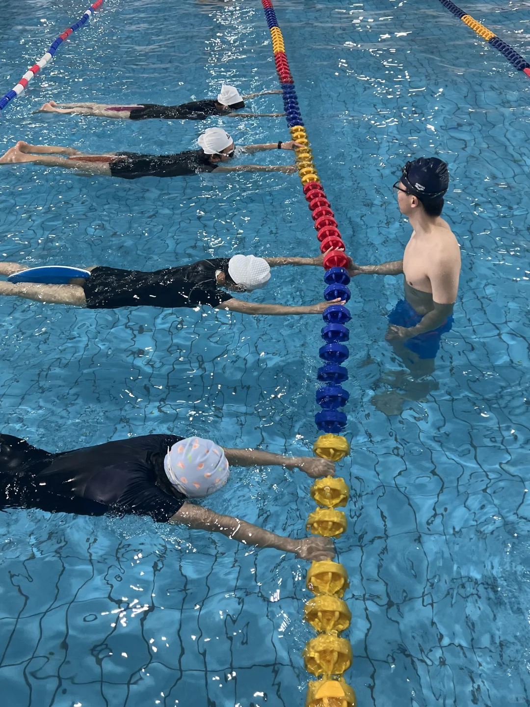 西安教游泳女学员泳衣太暴露了，怎么高情商？
