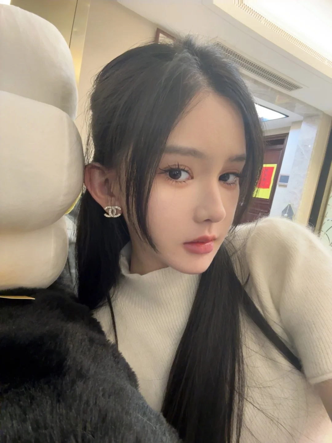今日人设：老公只给💰不回家的新婚少妇