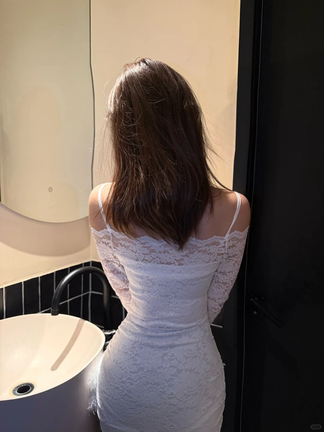 改配什么丝？蕾丝裙配肉丝？