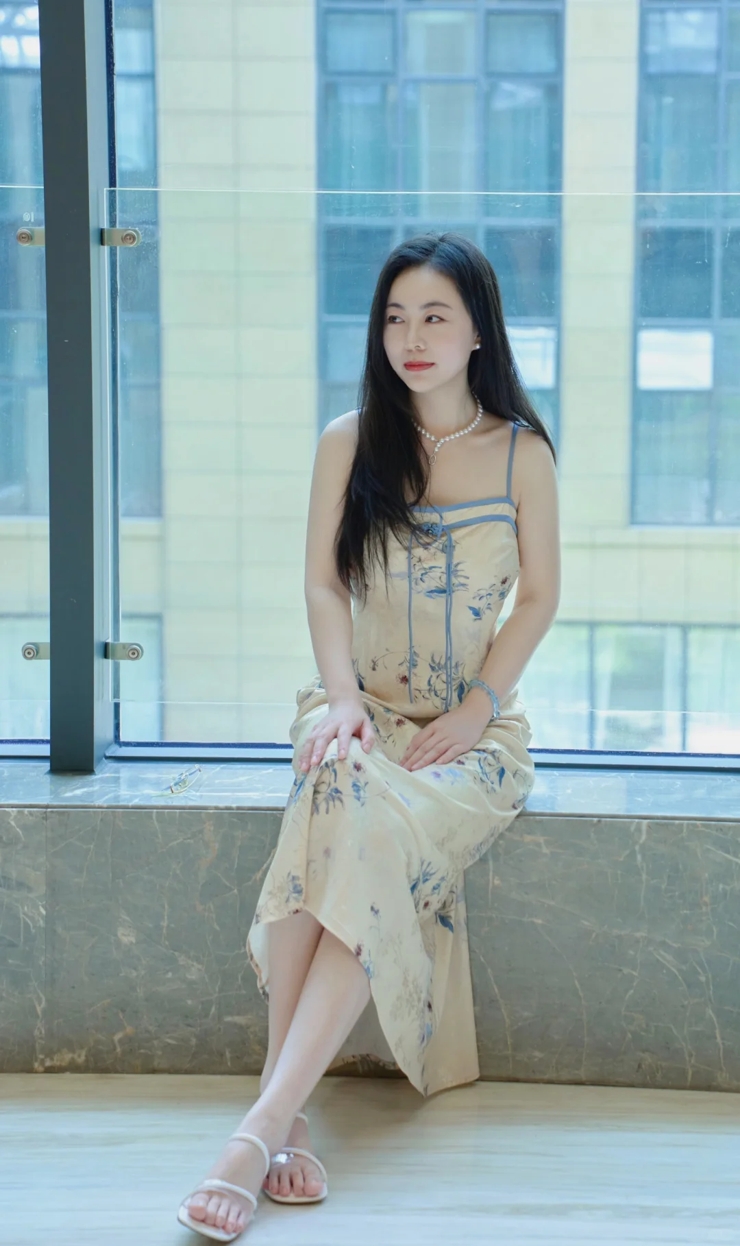 世界上美女那么多 但我也为自己着迷
