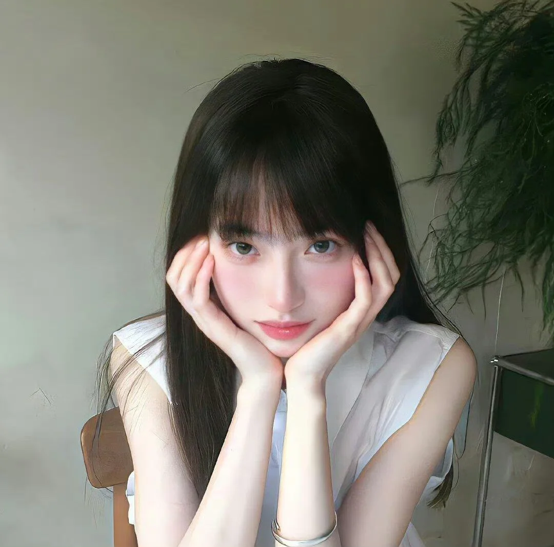 𝑾𝒆𝑪𝒉𝒂𝒕 | 网感女头