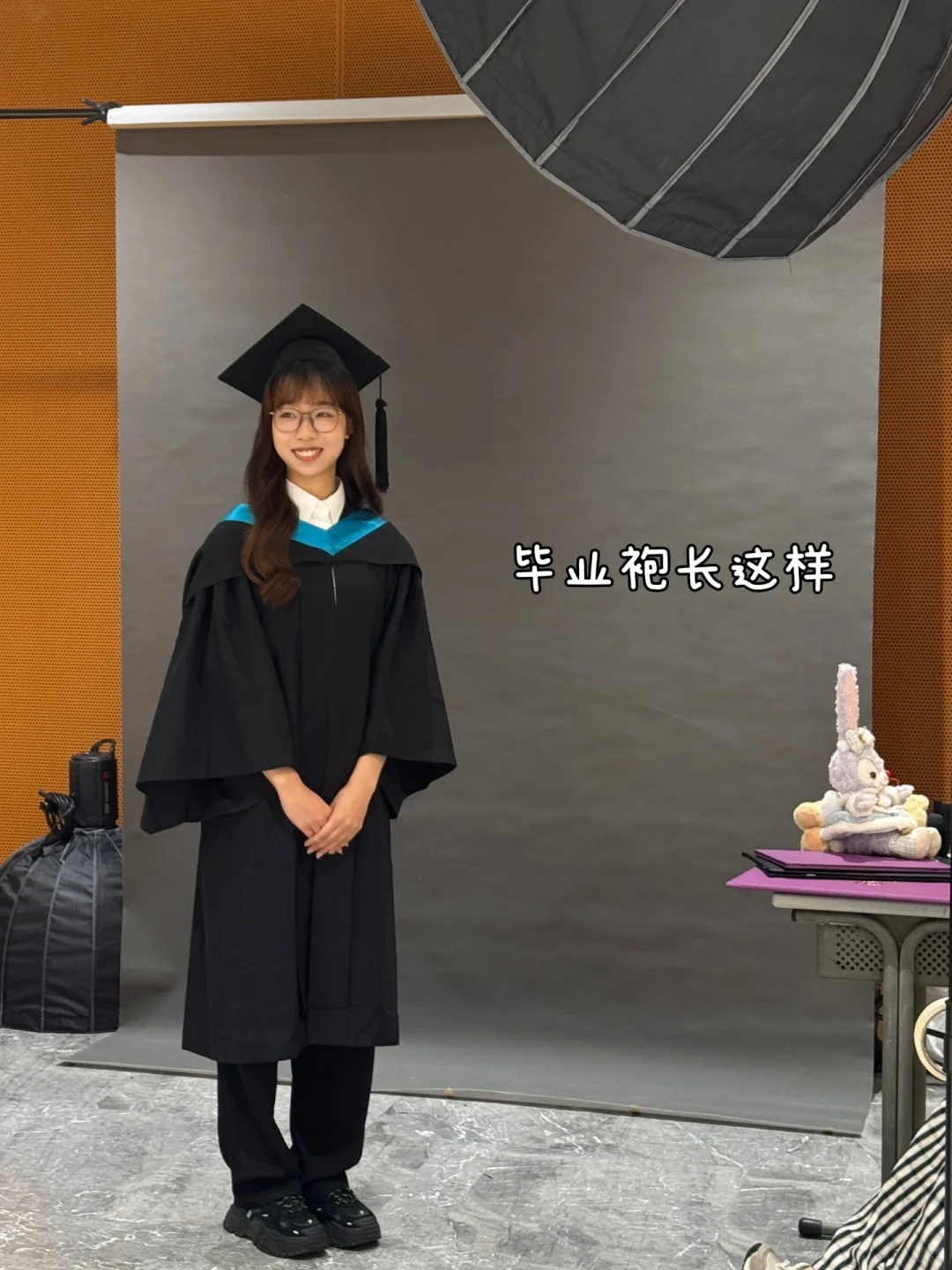 超级纠结不知道穿什么🎓快来帮我选一下