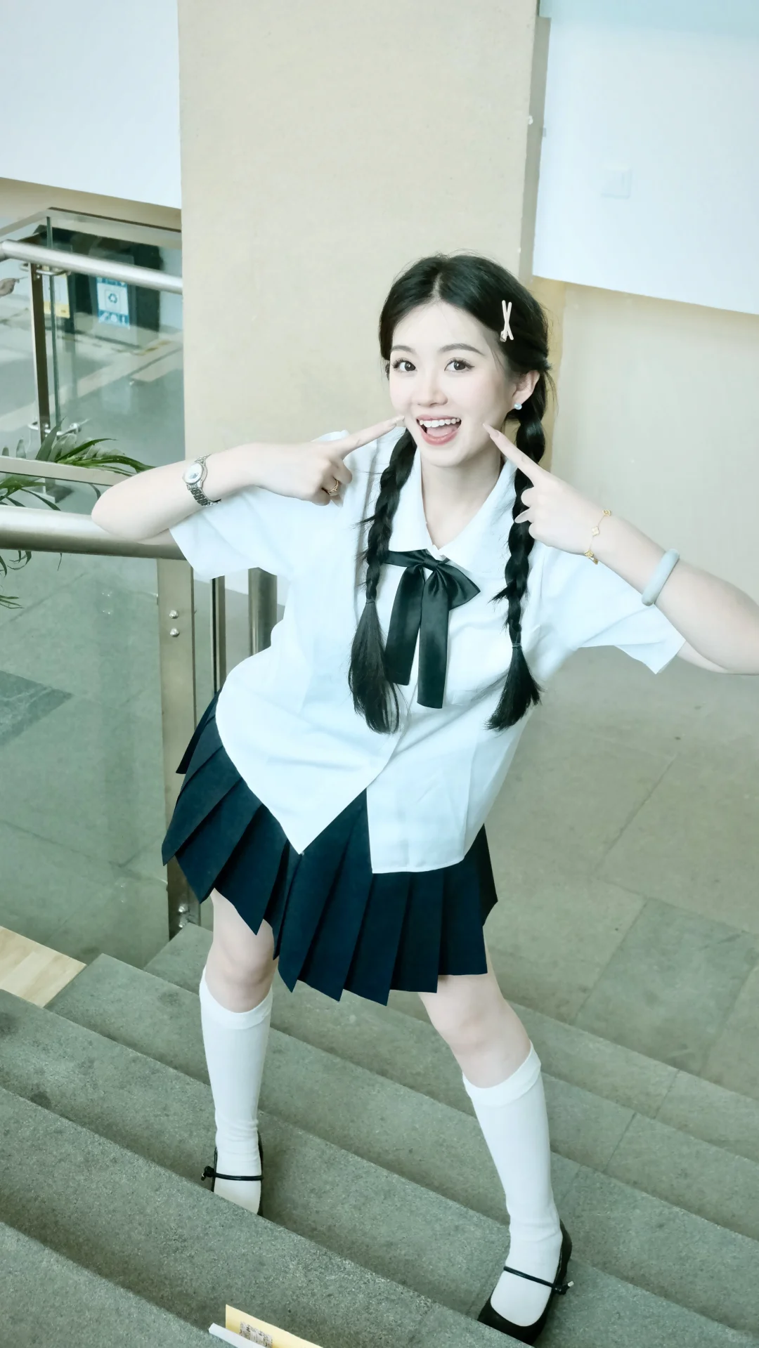日系校服也太少女了吧！毕业了就这么拍！