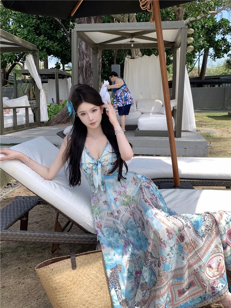 好温柔的蓝色裙子，超级适合去度假