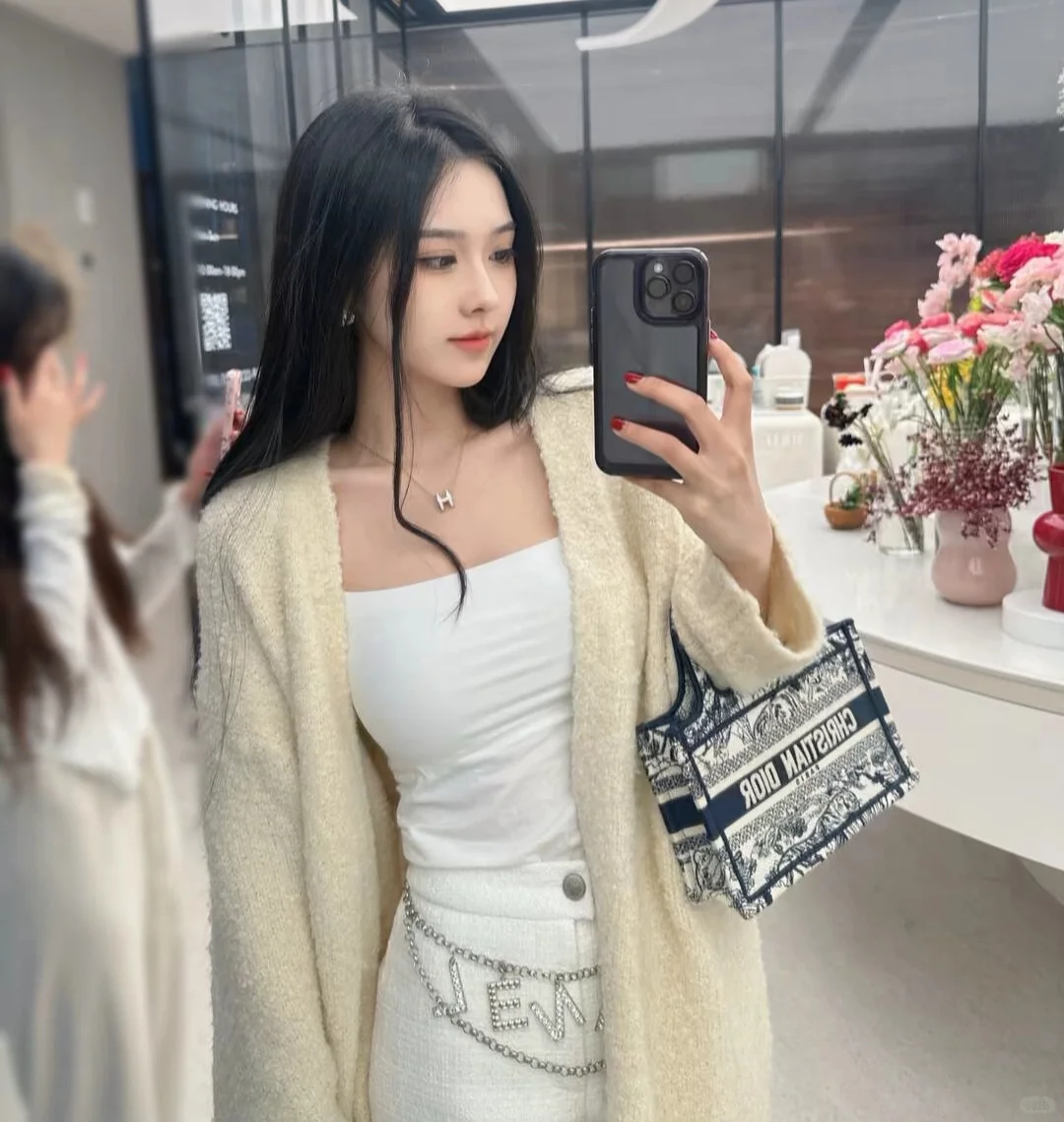 音乐学院在校新人模特 蹲个摄影师 可户 冬