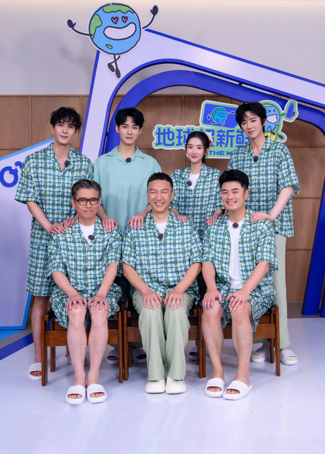 十八岁嫩模是不是就是长这样色的……