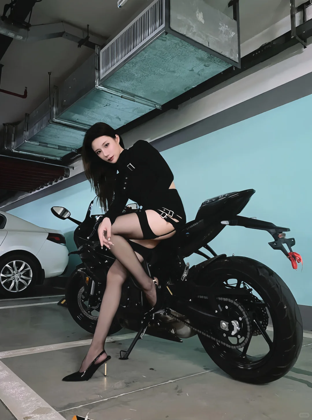 all black配新车