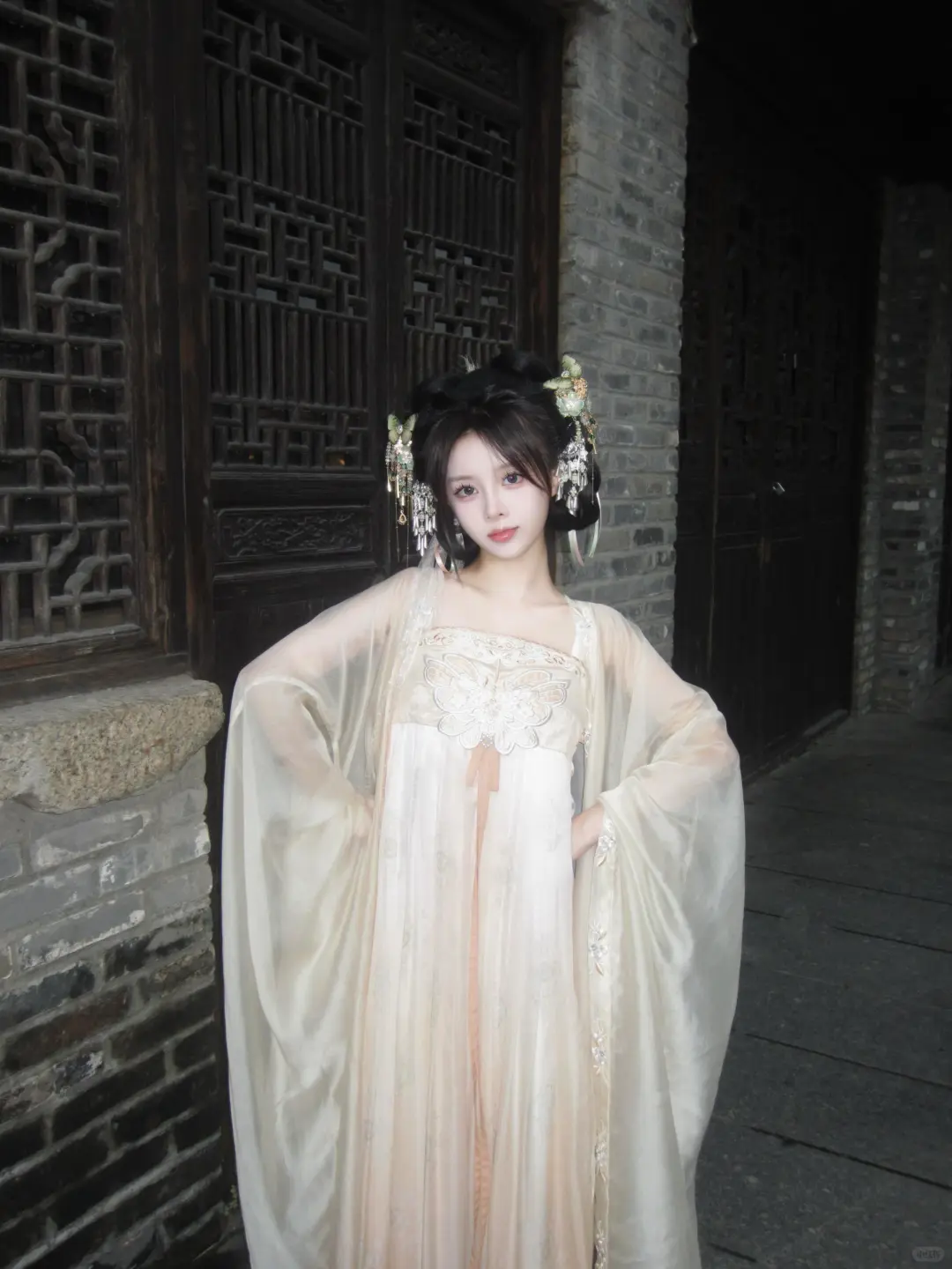 不是吧！也没人告诉我清冷感汉服这么绝啊…