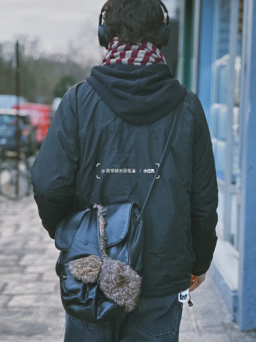 巴黎街拍｜一些旧旧的复古电影感穿搭