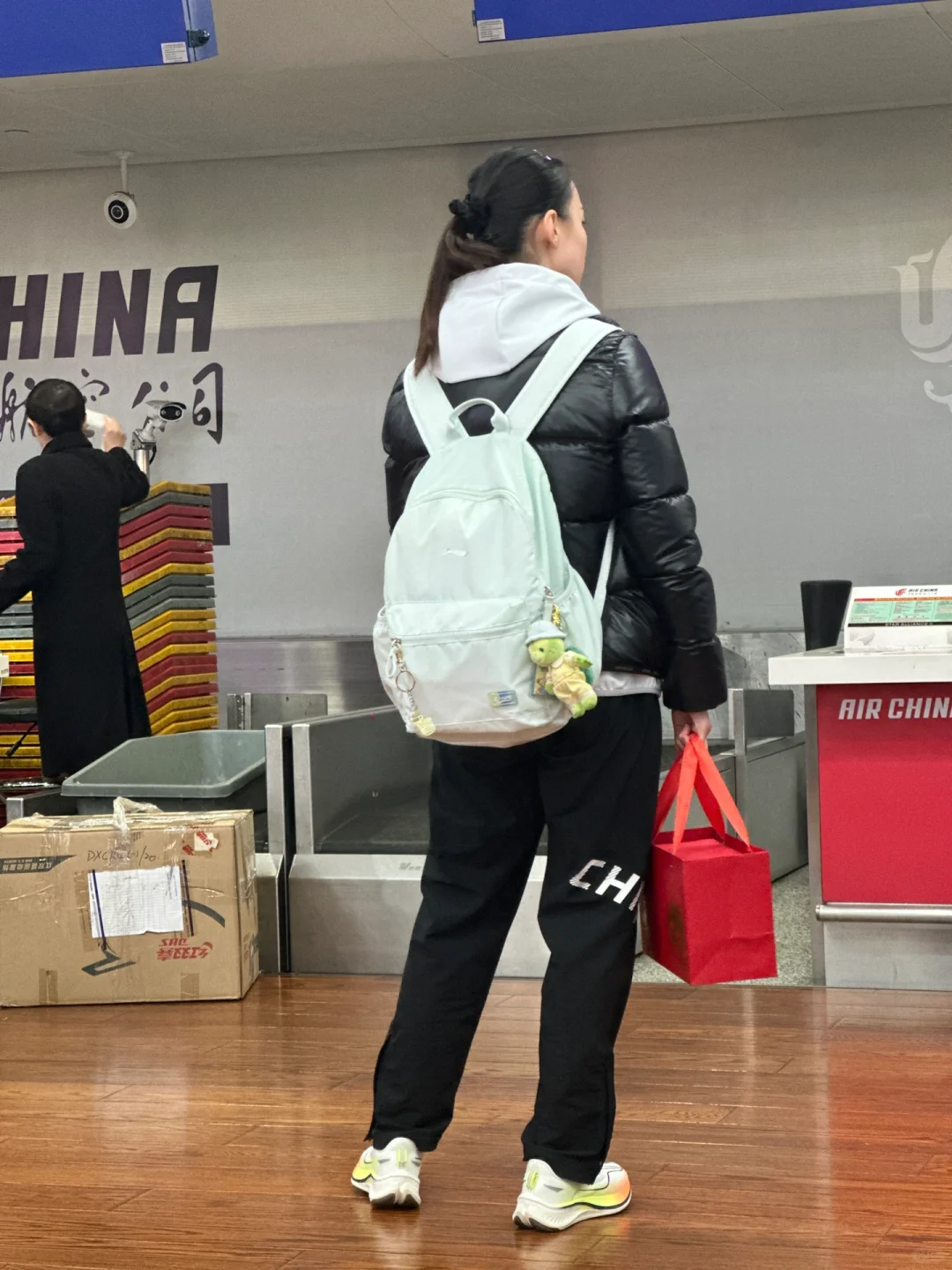 八卦的心 为啥带着菲儿妹妹 因为左手陪练