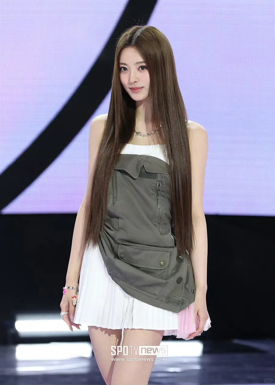 新闻图里身材和脸蛋都很完美的anna