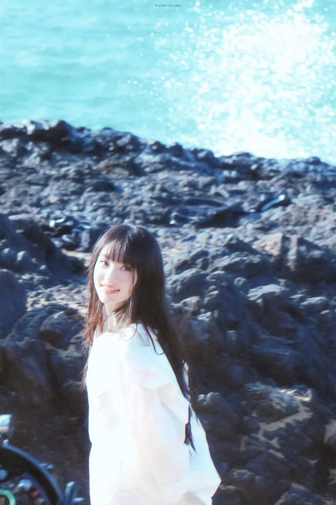 田曦薇海边白衬衫大片，清冷纯欲
