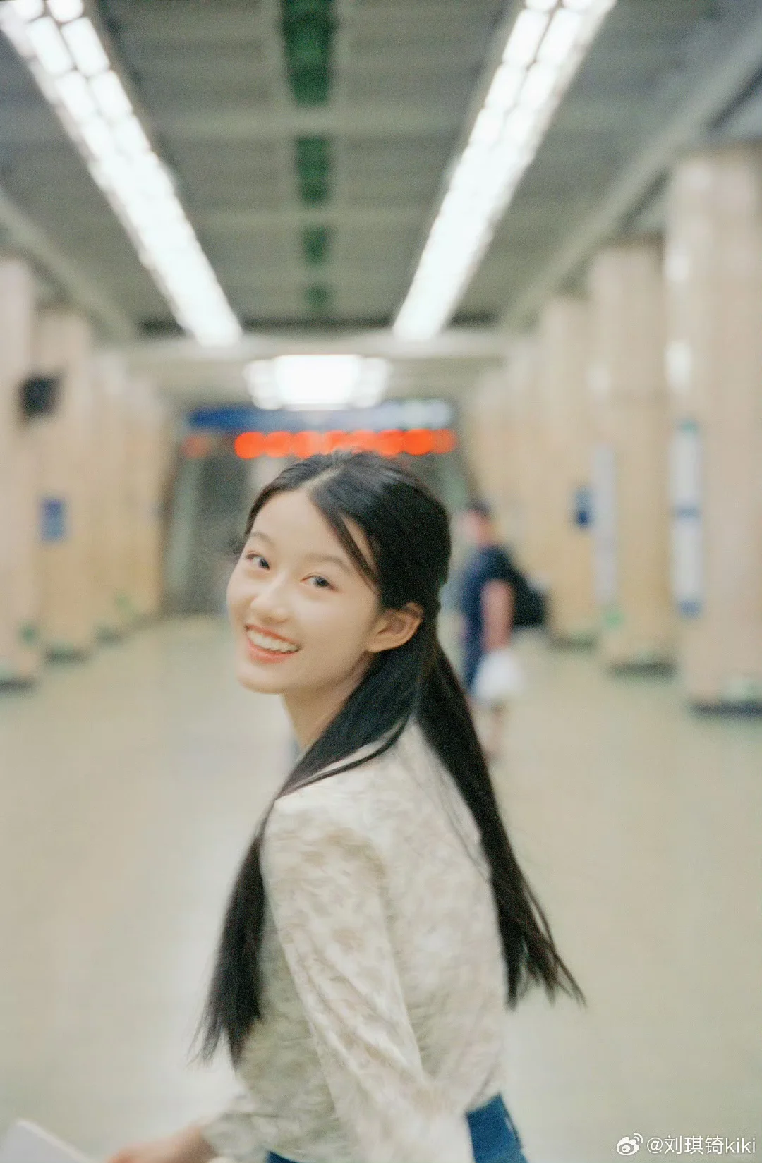 请好剧本缠上这个小女孩