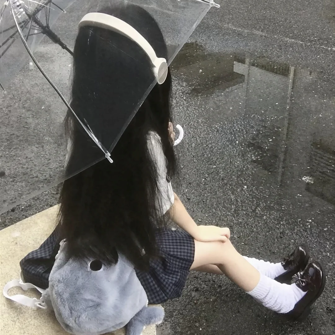 聆听耳机噪音女头
