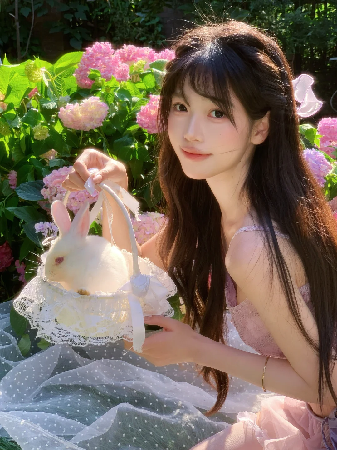 “在武汉拍到人生美照啦！绣球花太绝了✨”