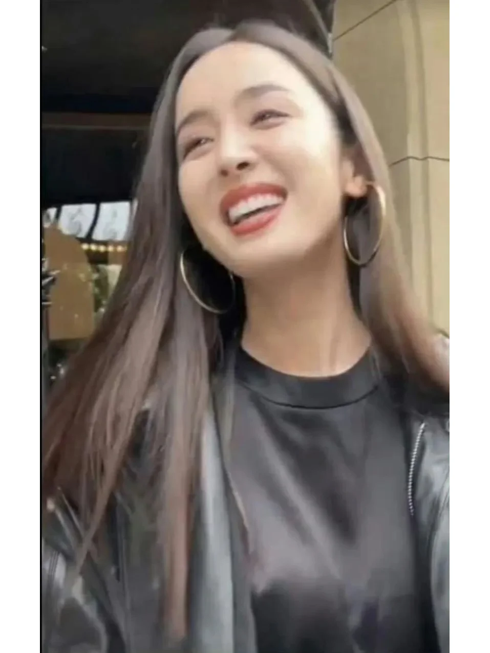 古力娜扎穿衣也是胆大的，刮目相看