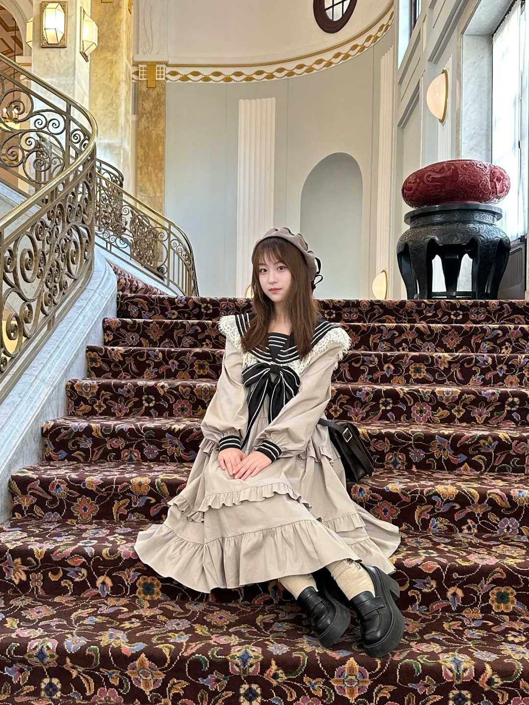 ℝ𝕚𝕓𝕣𝕚𝕤𝕖 𝔾𝕚𝕣𝕝𝕤花园里的古董少女