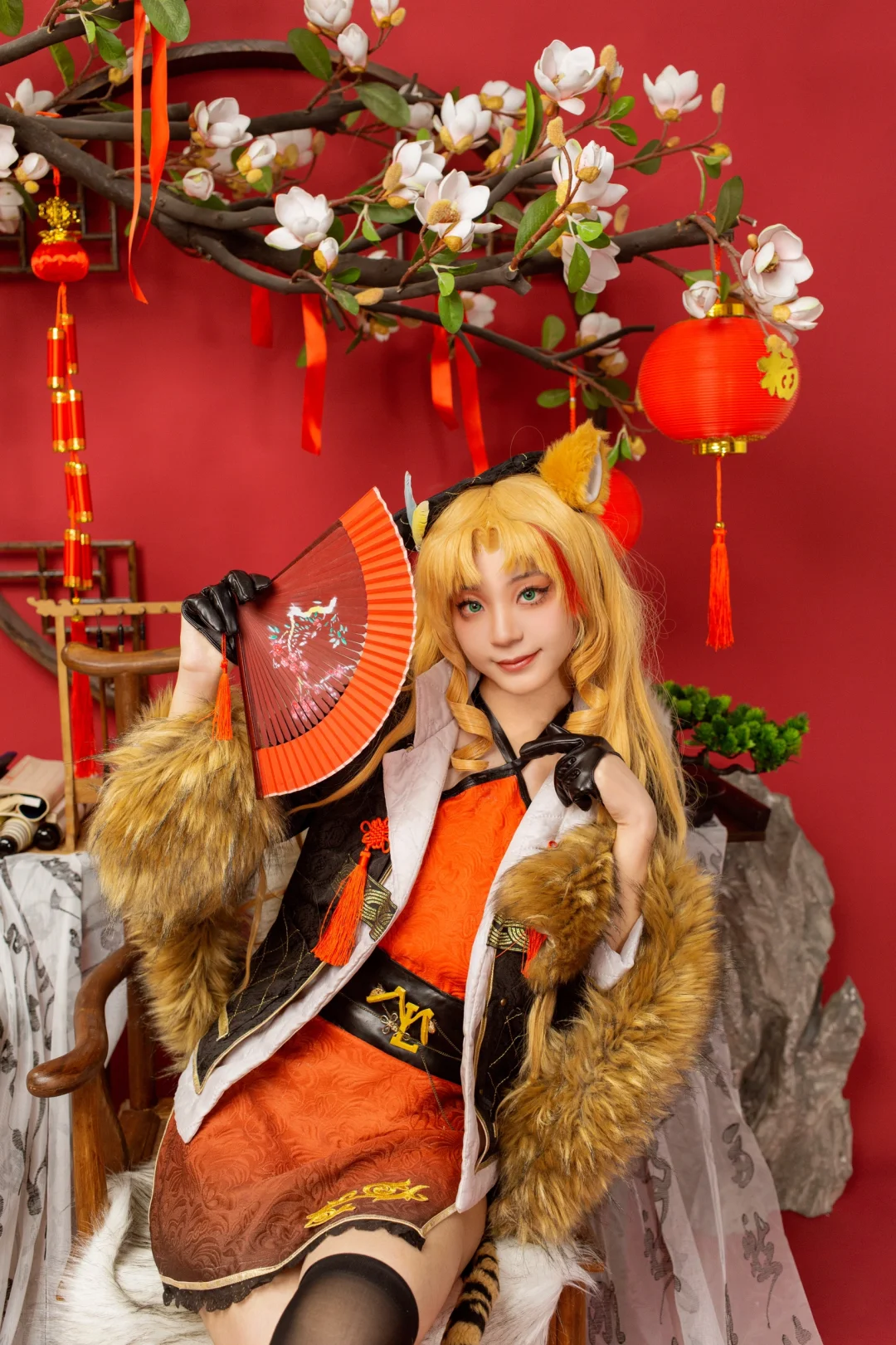 诗怀雅祝你富贵荣华🧧明日方舟Cos客片展示