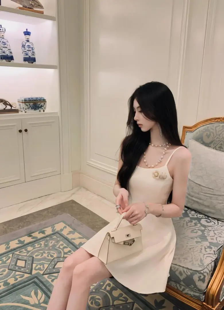 长春19岁女大学生寻疼人大叔