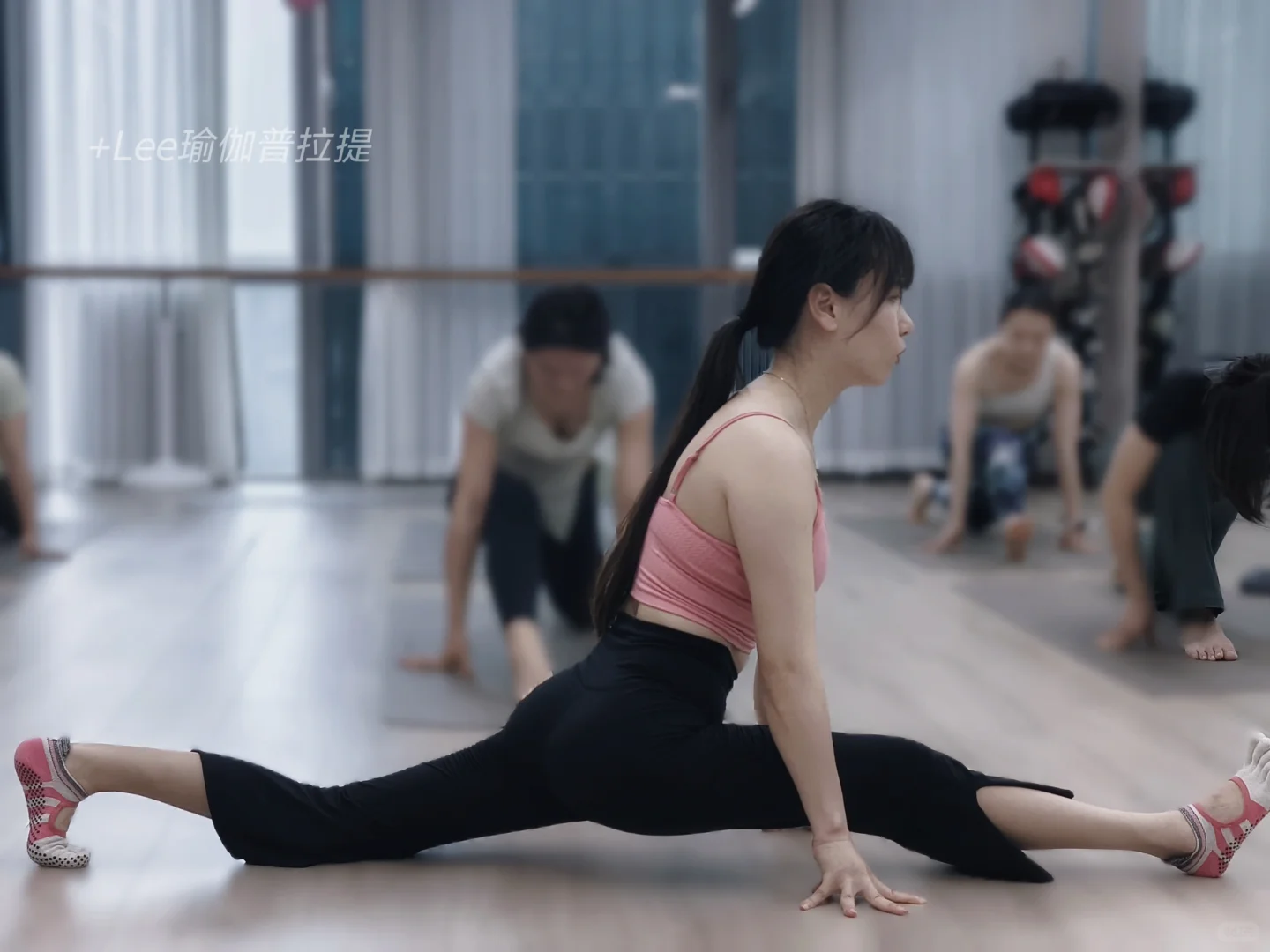 会瑜伽的女孩子也太好看了叭❗