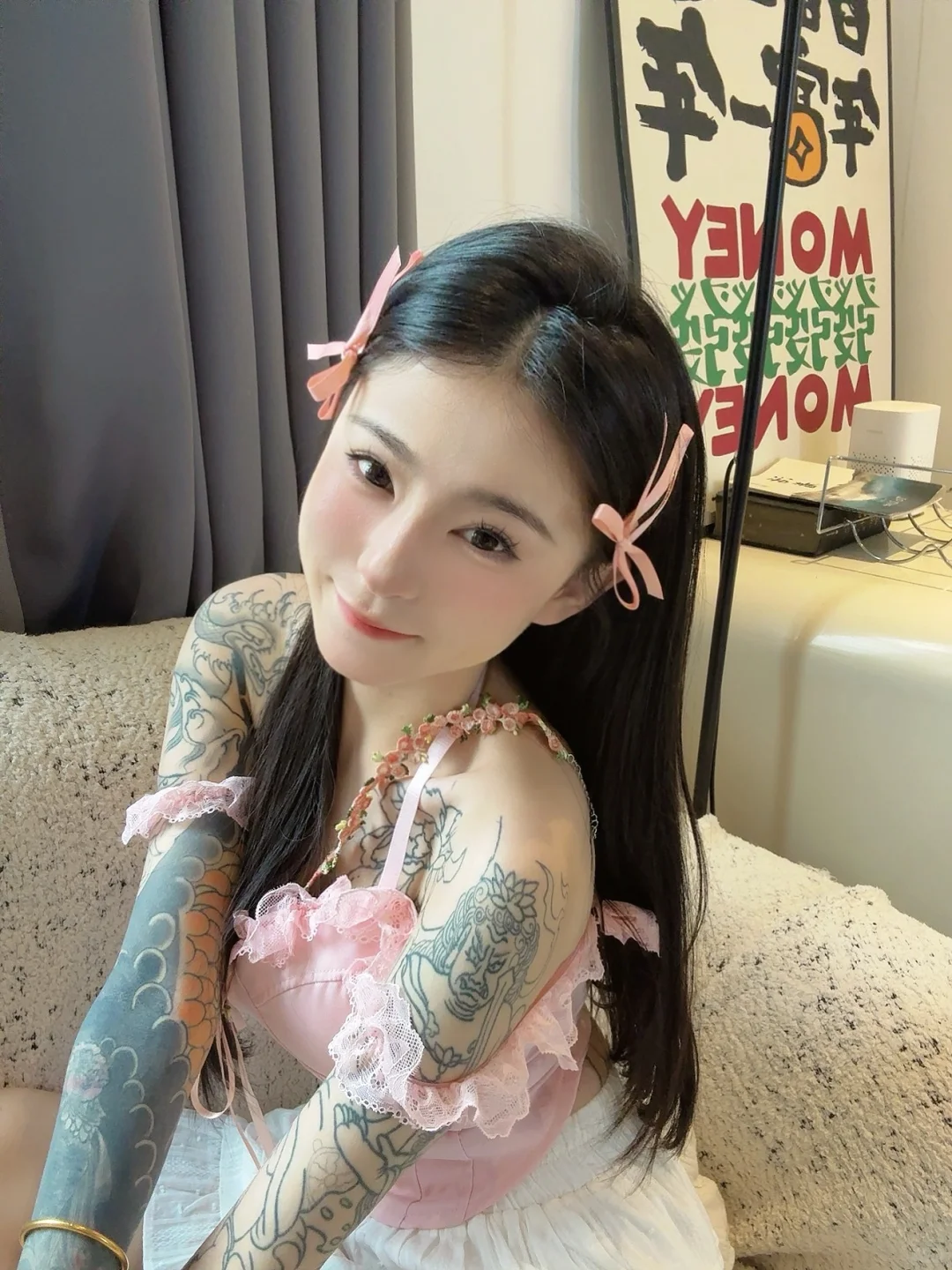 谁能拒绝一个有纹身的甜妹呢？