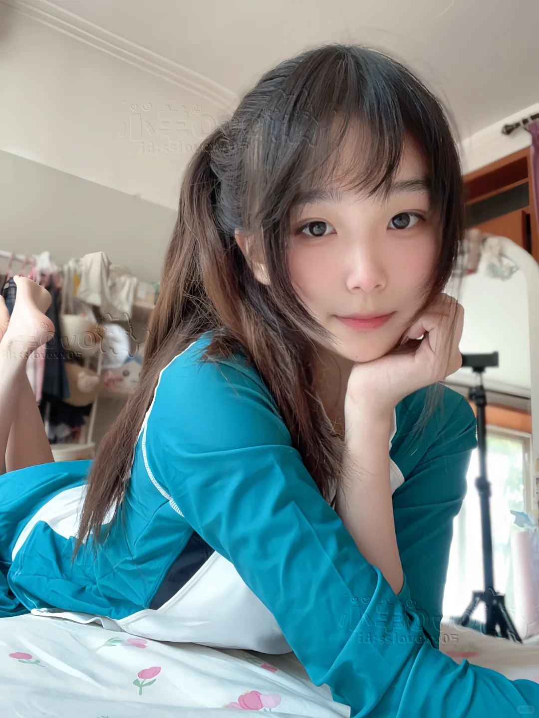 夏日冲浪小甜妹^ - ^