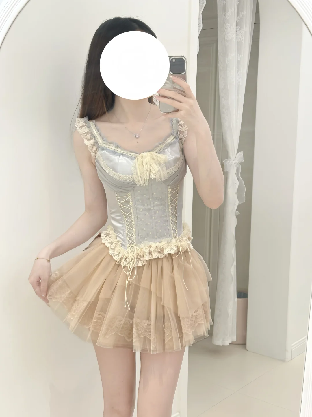 Lazy Didi香安娜苏鱼骨胸衣+尤莉之诗蛋糕裙