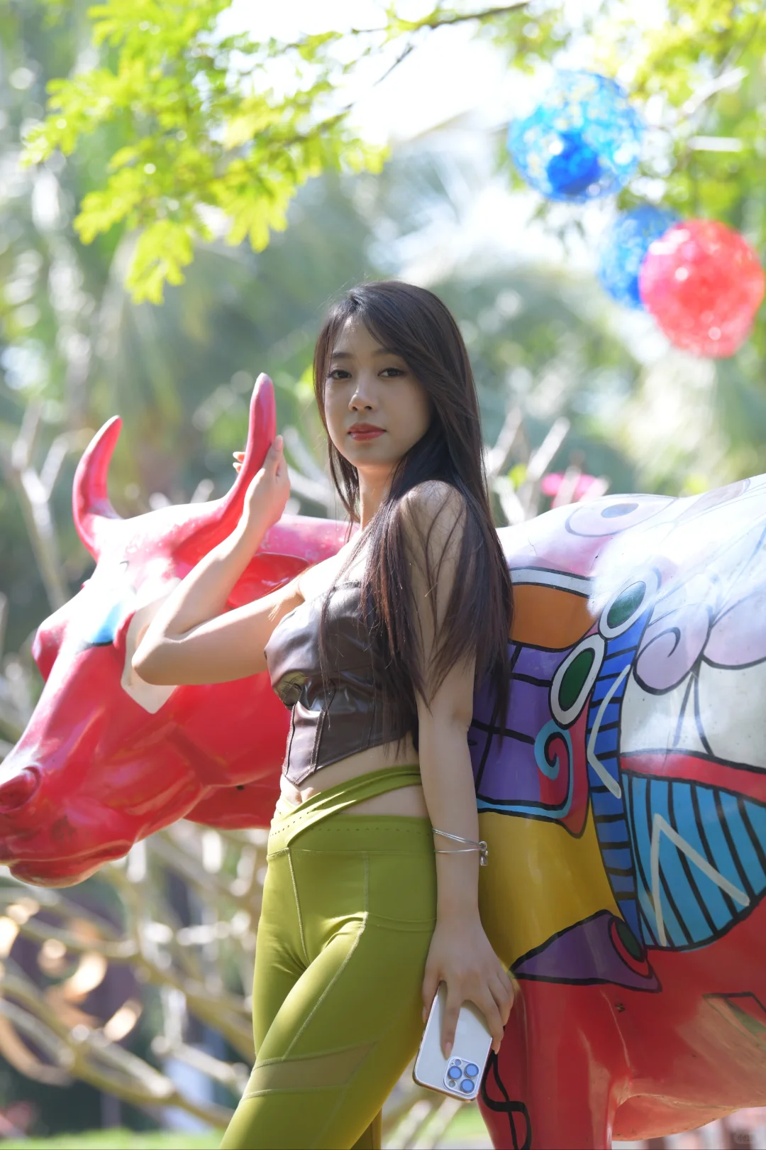 绿色瑜伽美女