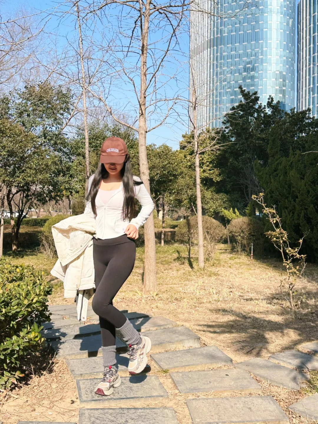 在大自然中，用瑜伽裤拥抱完美身材✨