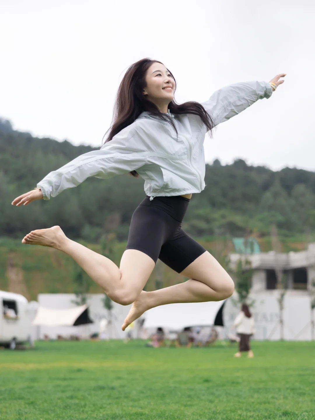 愿你爱的轻盈 活得自在