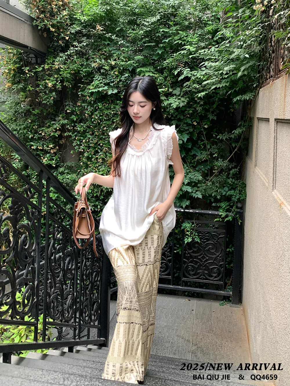 纯欲风蕾丝背心