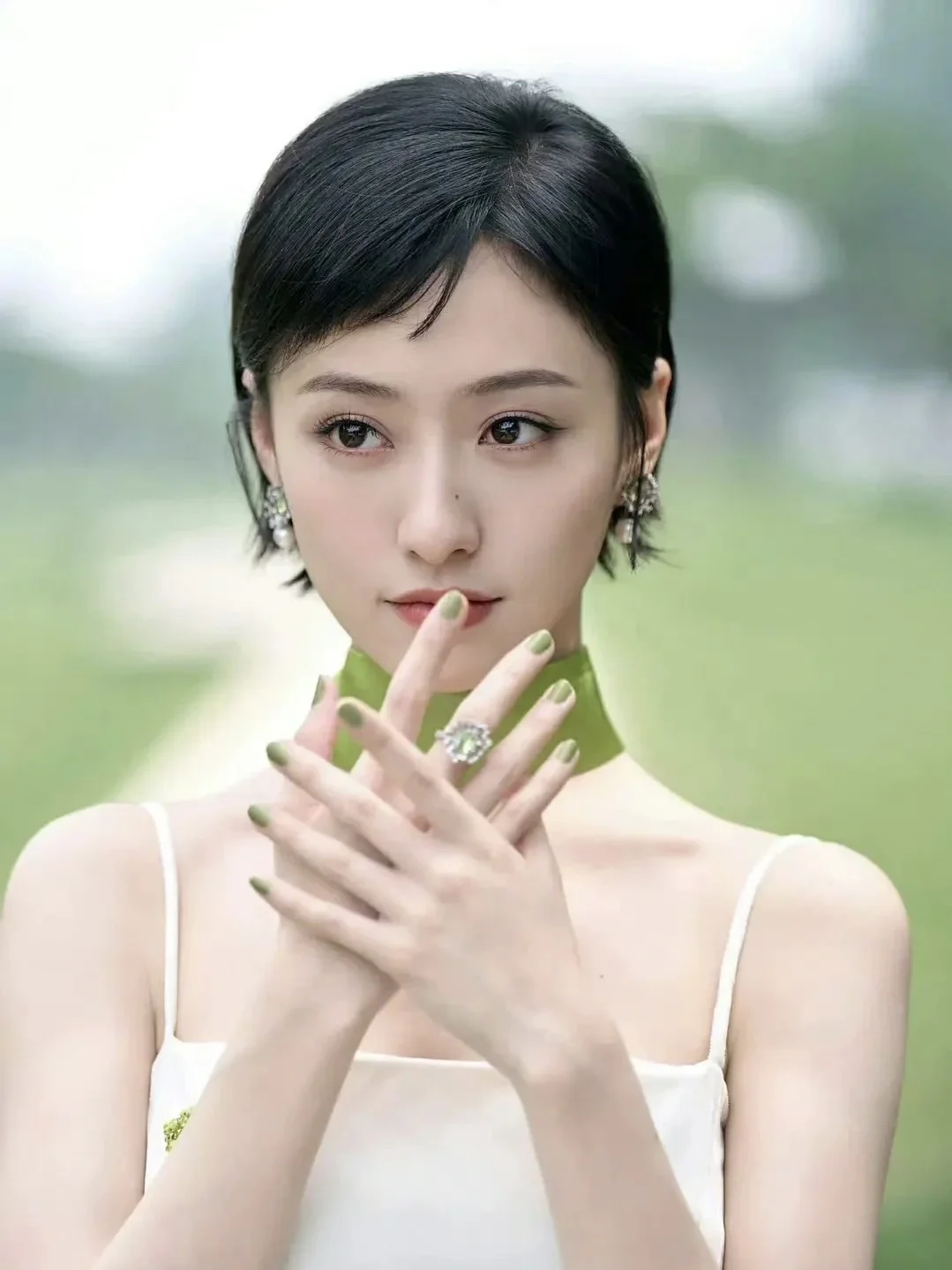 内娱00年颜霸必须有她一个吧？