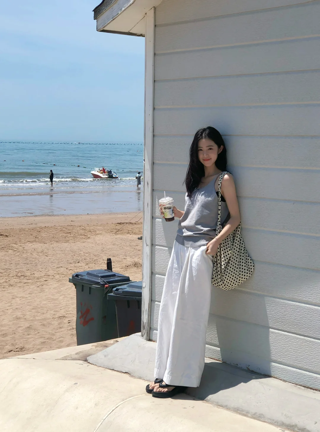 青岛海边拿捏松弛感拍照