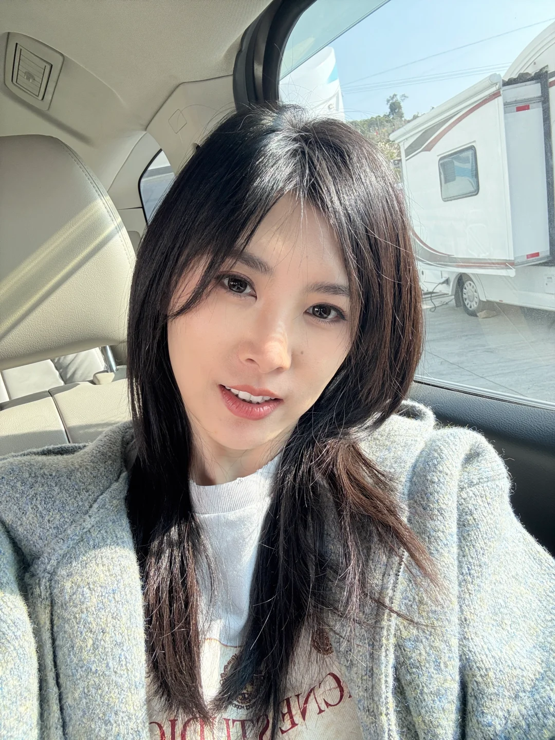 谁懂！女生真的很爱自拍～