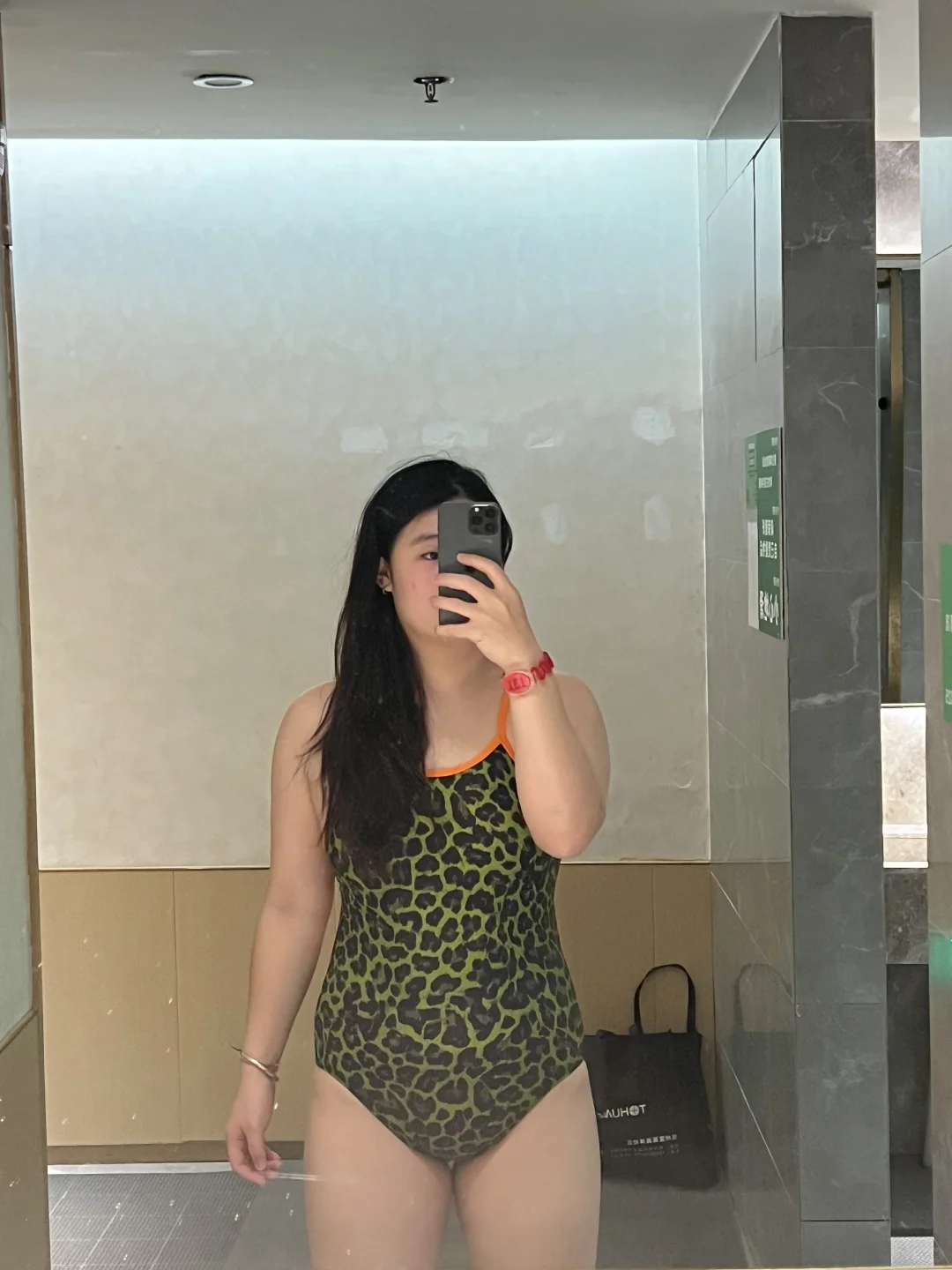 杭州游泳女教练、杭州游泳女教练